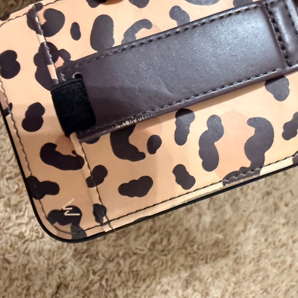 Leopard Pattern Phone Case with Kickstand - Picture 2 of 3